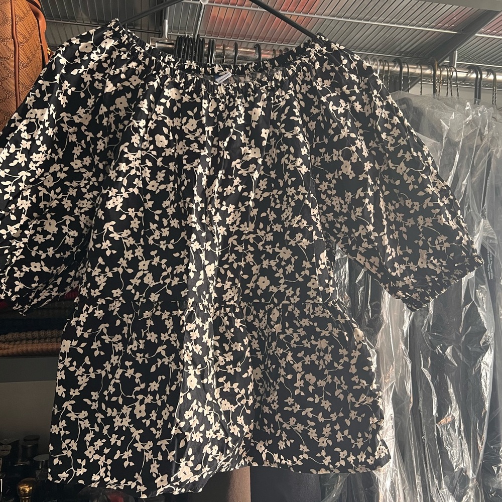 Old Navy Black and White Floral Top